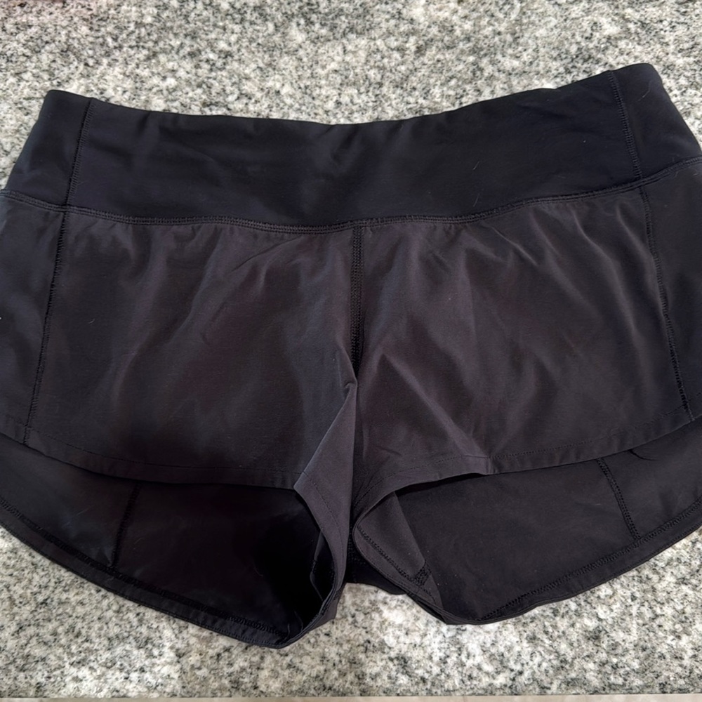 Lululemon Hot Short Size 6